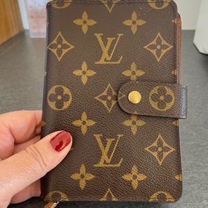 LOUIS VUITTON Porte Papier Zip Monogram